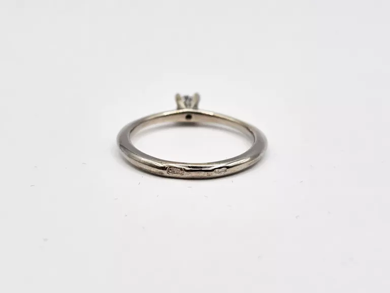 pierscionek-z-bialego-zlota-diament-585-r10-191g-wykonczenie-15753-1