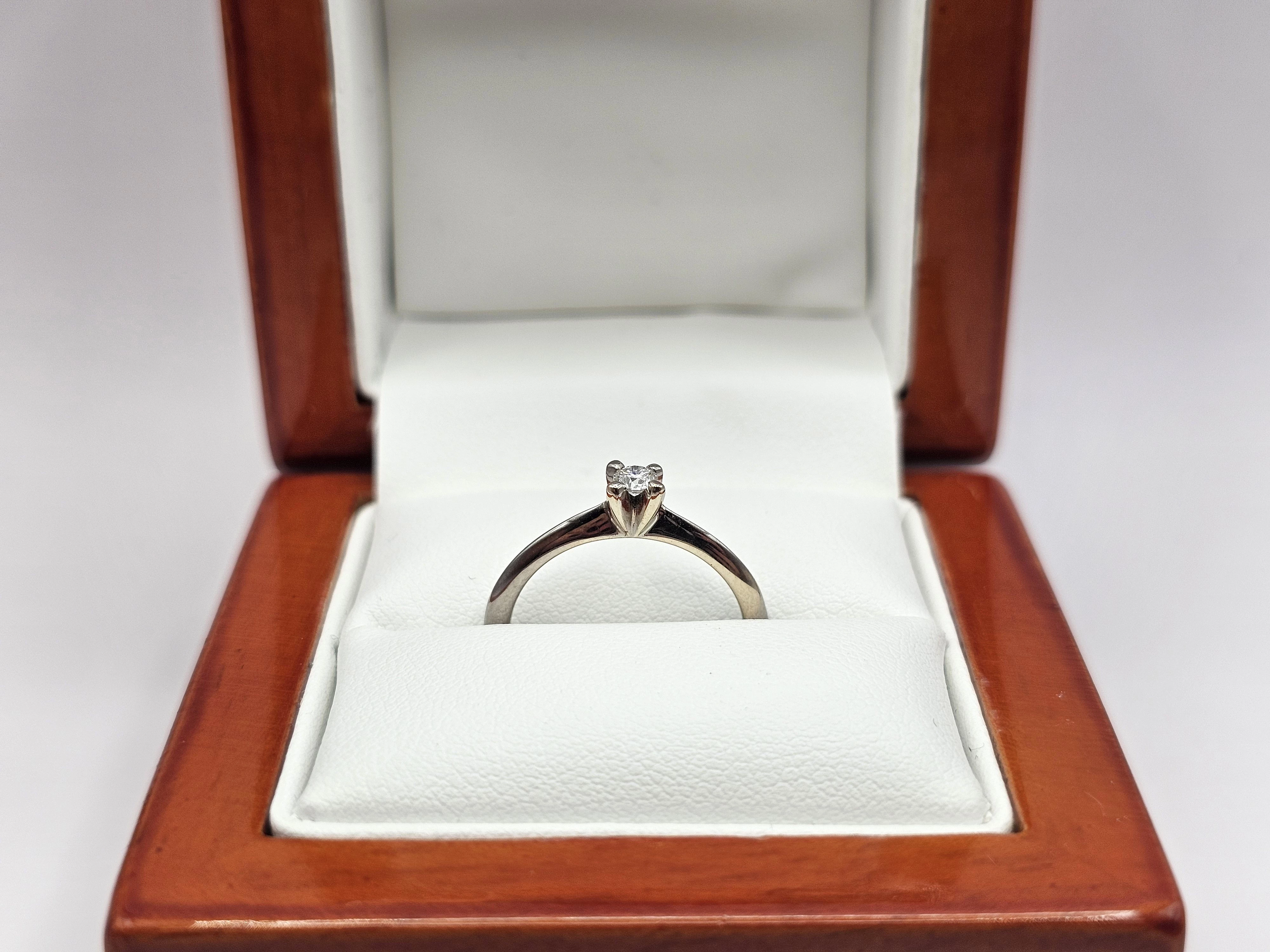 pierscionek-z-bialego-zlota-diament-585-r10-191g-kamien-17088-128