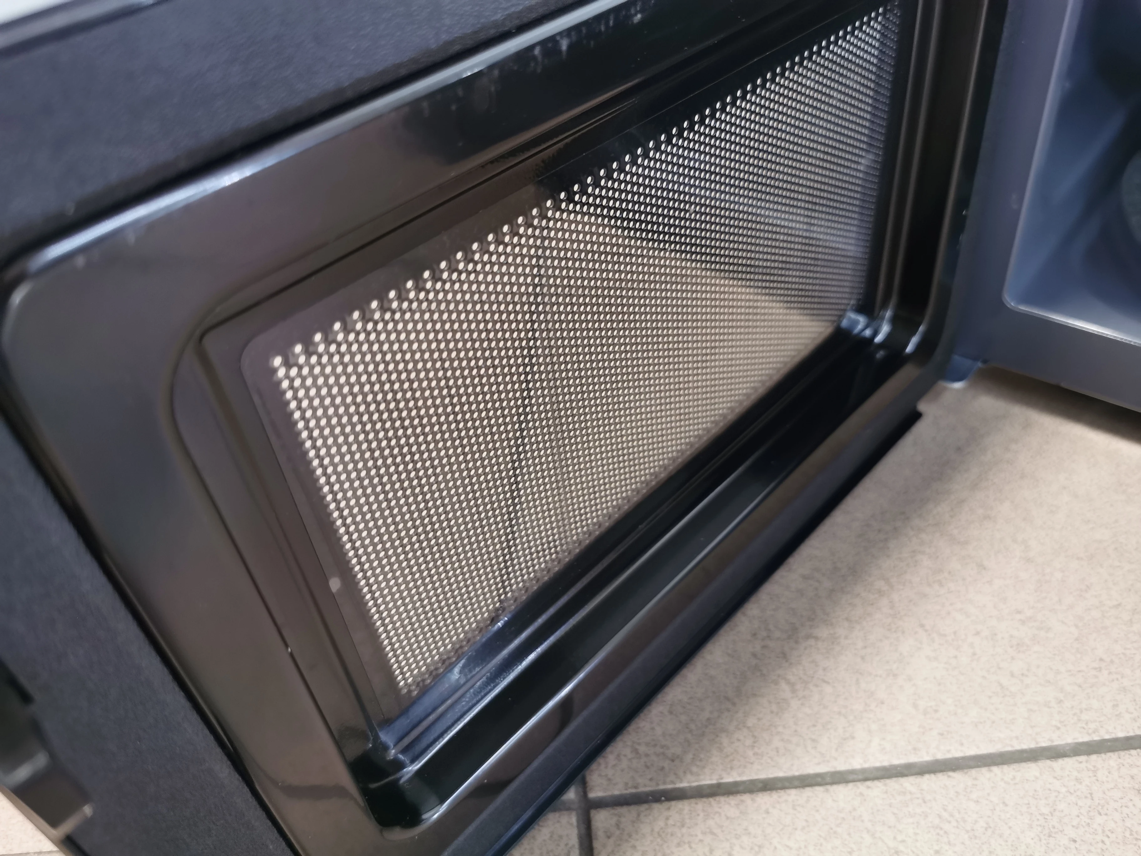 amica-ammf20m1b-kucheka-mikrofalowa-pojemnosc-20