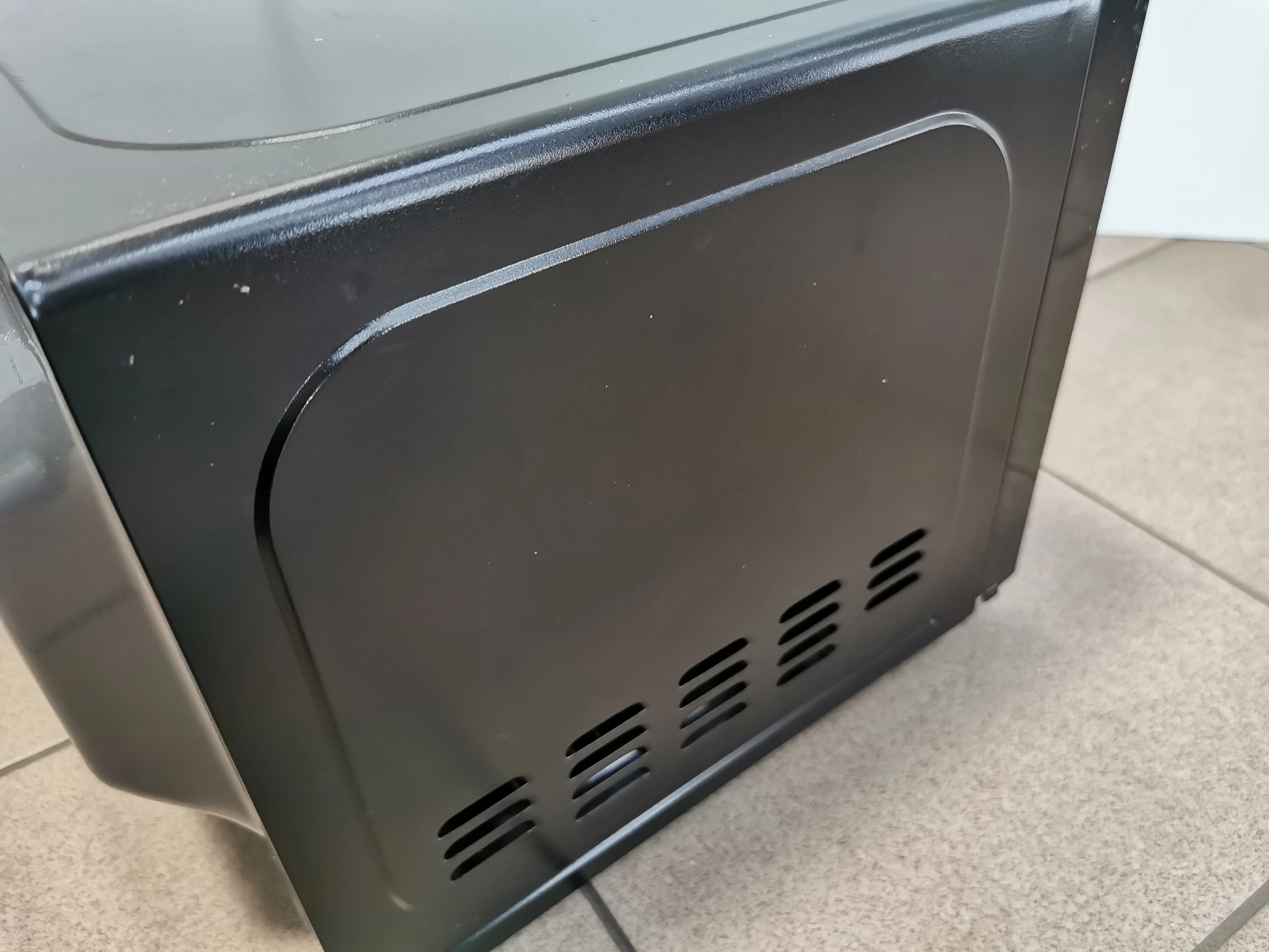 amica-ammf20m1b-kucheka-mikrofalowa-moc-mikrofal-700