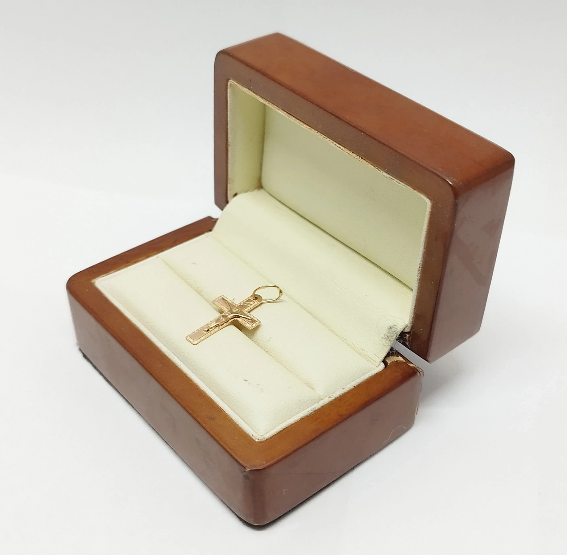 zloty-krzyzyk-096gr-585pr-ketrzynskiego-6-gizycko-kdt