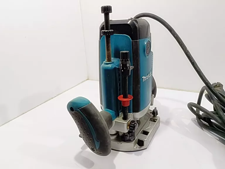 MAKITA RP2303FCXJ FREZARKA 2100W