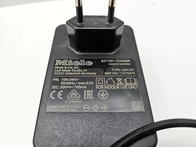 AKUMULATOR MIELE R3A101 DO ODKURZACZY HX1 HX2 + ŁADOWARKA