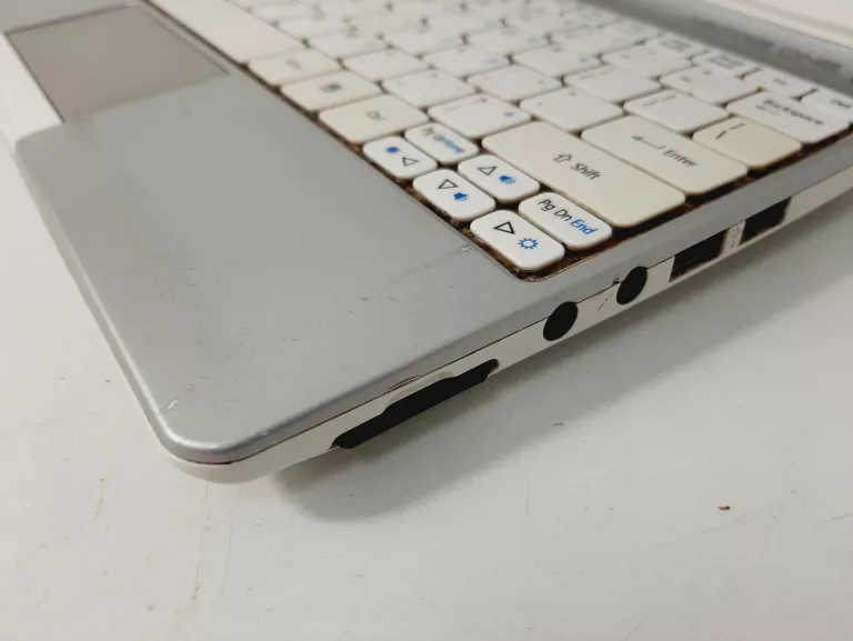 acer-aspire-one-d270-uszkodzona-matryca-seria-procesora-intel-atom