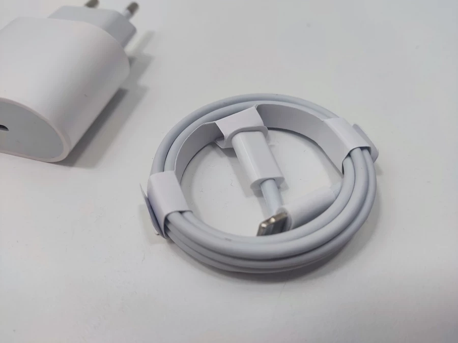 ladowarka-sieciowa-iphone-ipad-ipod-24a-12-w-ean-gtin-4047443332752