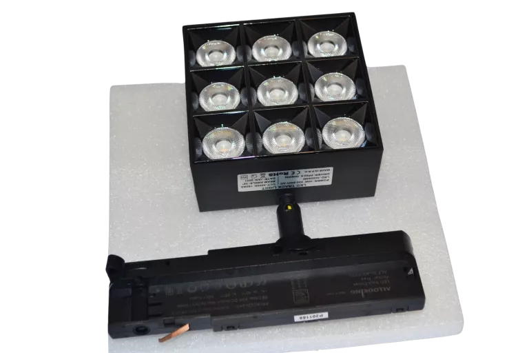 REFLEKTOR LED 30W+PUDEŁKO