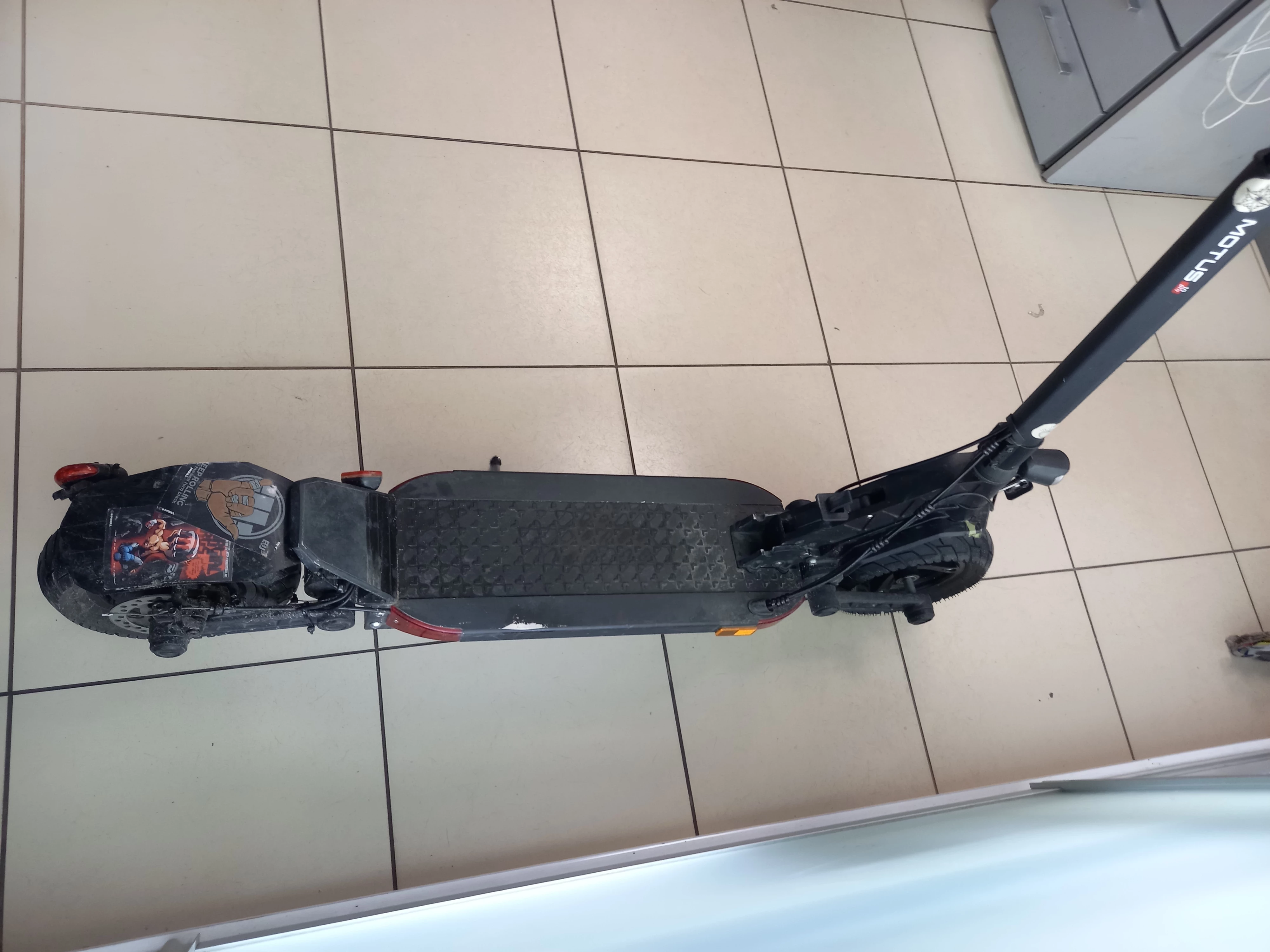 hulajnoga-elektryczna-motus-10-pro-glowna-62-poznan-ska-x