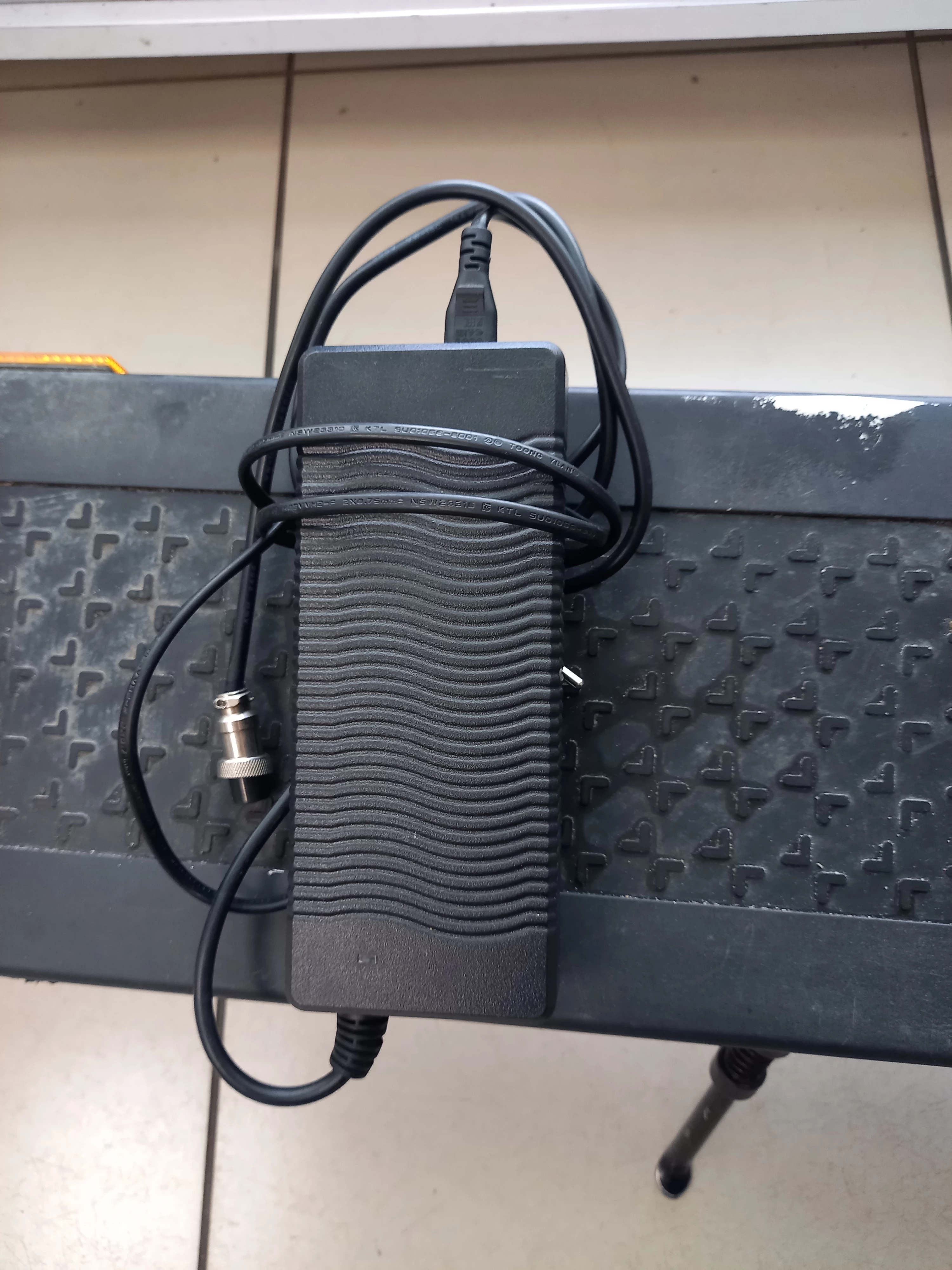 hulajnoga-elektryczna-motus-10-pro-stan-uzywany