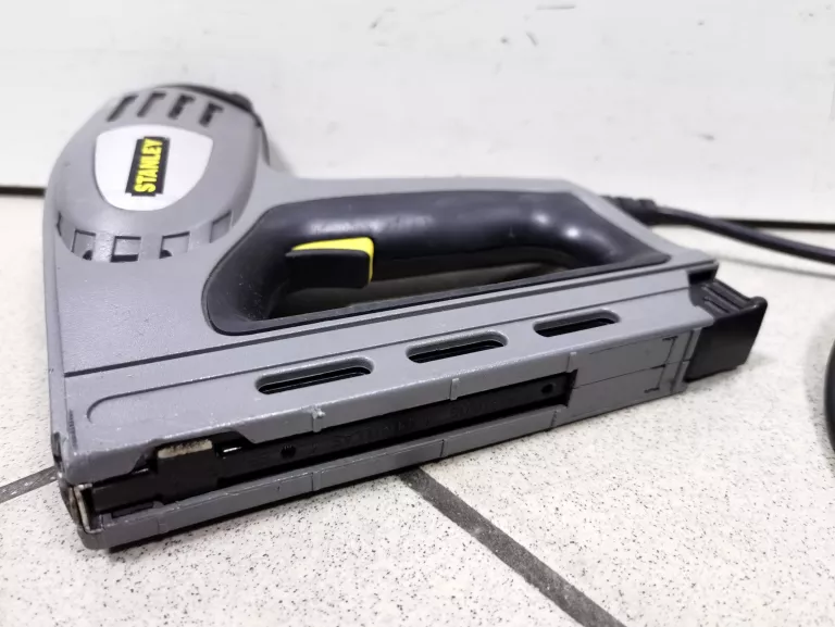 ZSZYWACZ ELEKTRYCZNY STANLEY TRE 550 HD