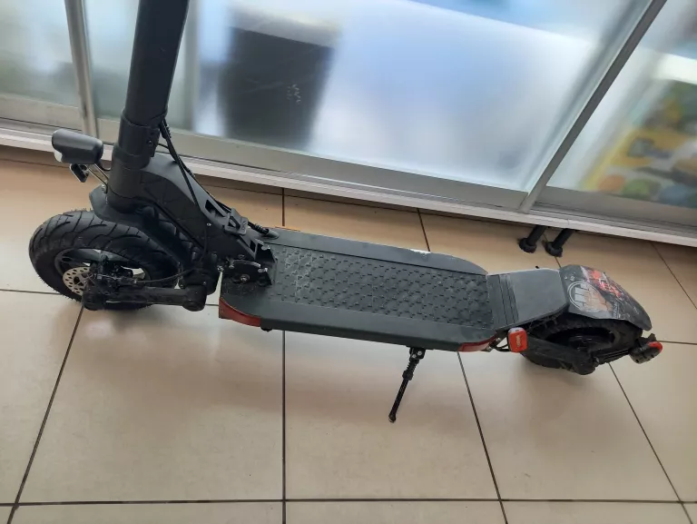 hulajnoga-elektryczna-motus-10-pro-model-pro10-2022