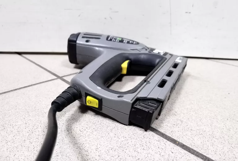 ZSZYWACZ ELEKTRYCZNY STANLEY TRE 550 HD