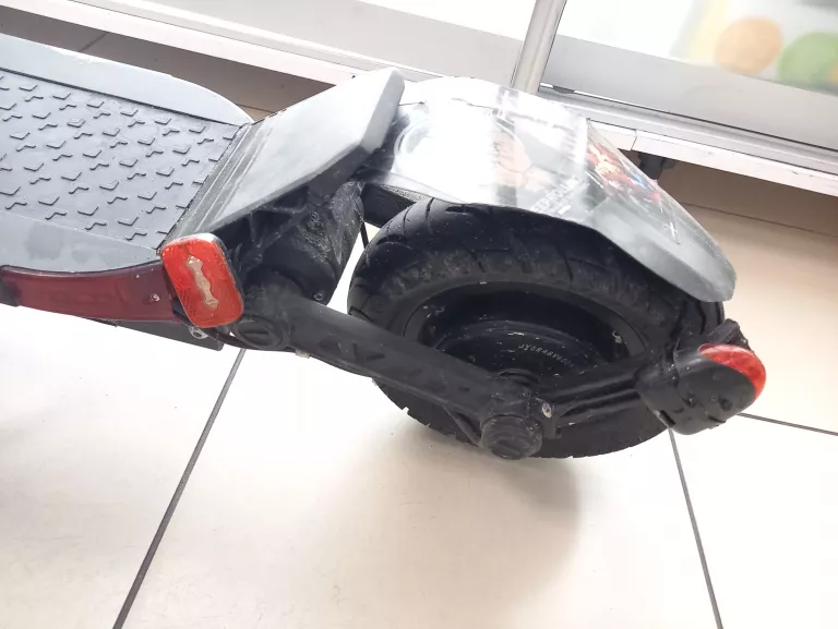 hulajnoga-elektryczna-motus-10-pro-wysokosc-kierownicy-20