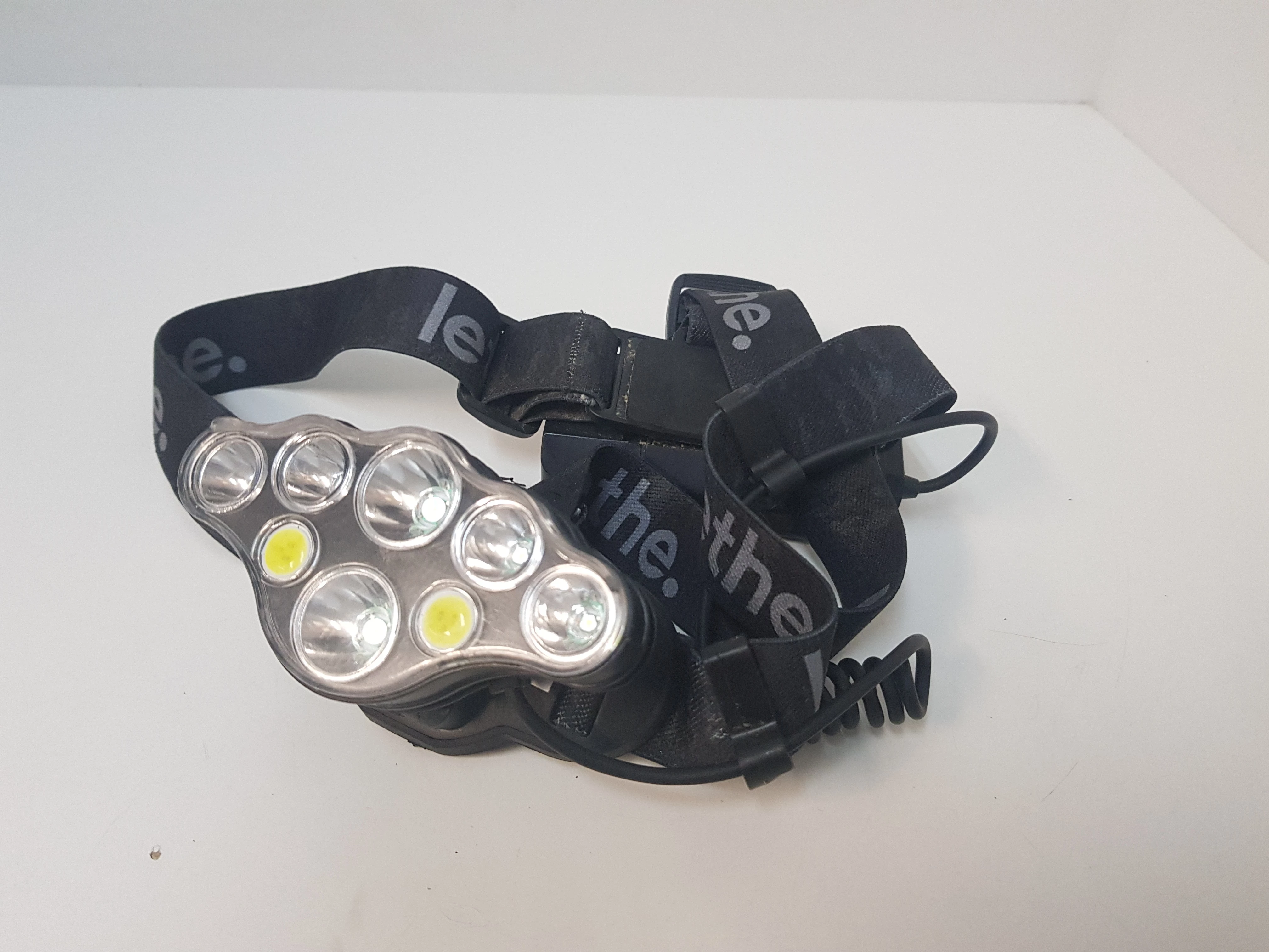 latarka-czolowa-lethe-kolor-dominujacy-czarny