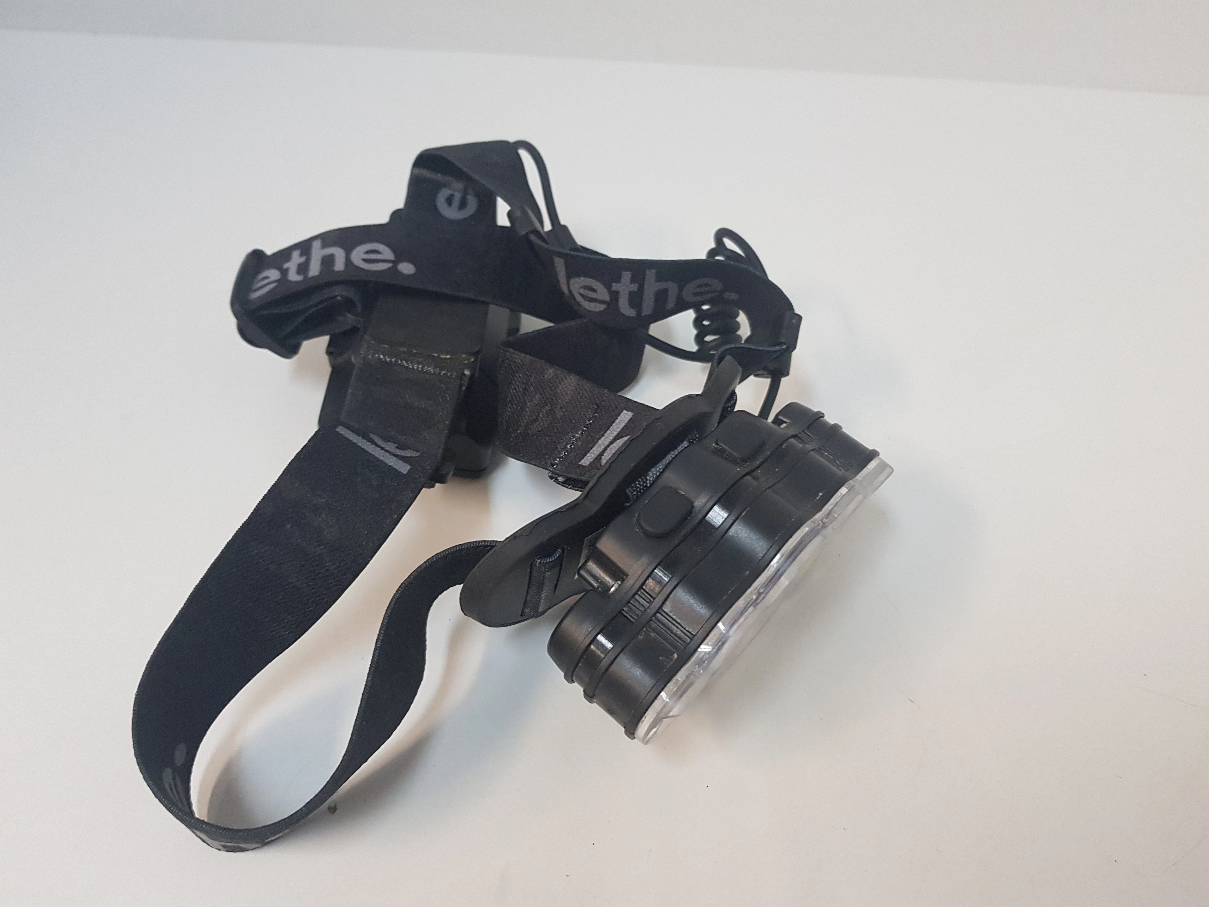 latarka-czolowa-lethe-rodzaj-czolowa