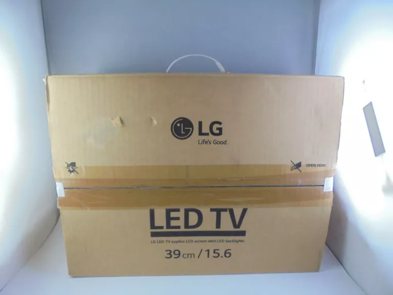 TV LG 15LU766A 15,6"    KOMPLET