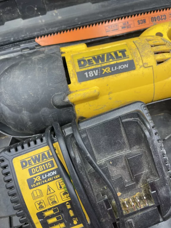 PIŁA DEWALT DCS380M2 WALIZKA 2 X AKU