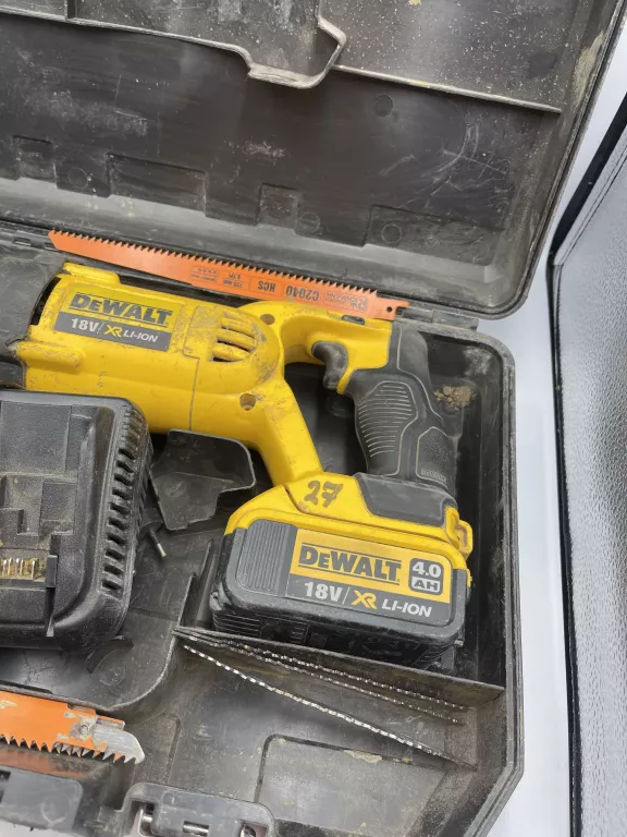 PIŁA DEWALT DCS380M2 WALIZKA 2 X AKU