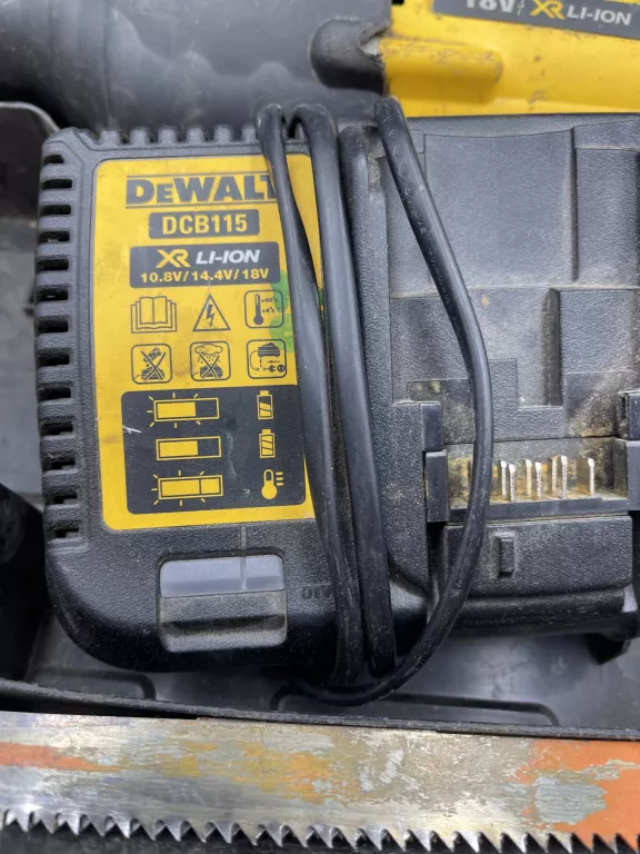PIŁA DEWALT DCS380M2 WALIZKA 2 X AKU