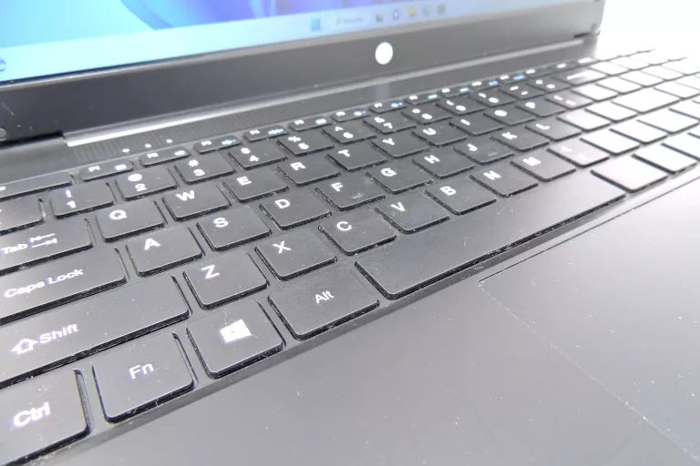 LAPTOP TECHBITE ZIN 4 128GB
