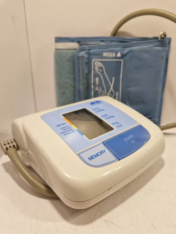 cisnieniomierz-and-ua-631-wojska-polskiego-112-swiecie