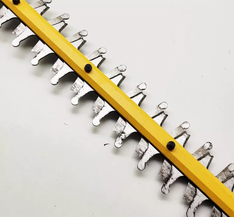 DCM563PB NOŻYCE DO ŻYWOPŁOTU 18V DEWALT