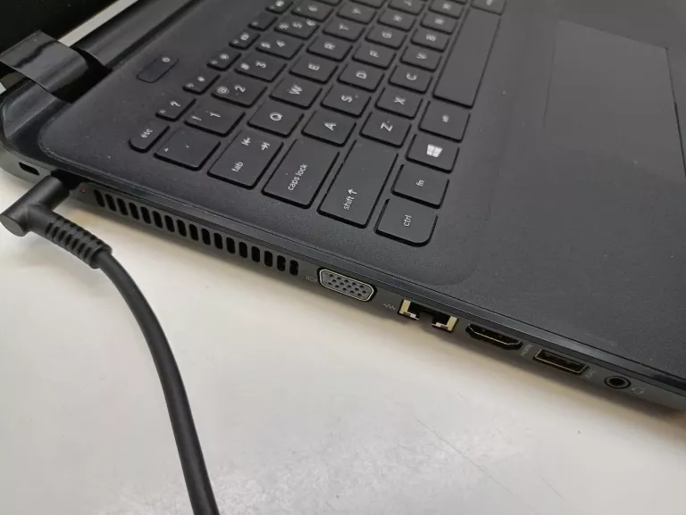 LAPTOP HP 255 AMD E1 4GB 500GB