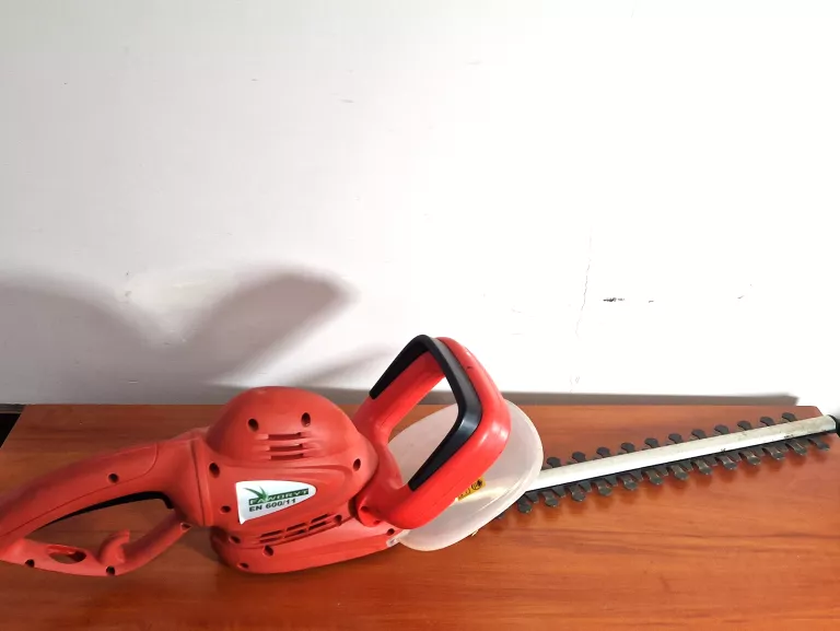NOŻYCE ELEKTRYCZNE DO ŻYWOPŁOTU FAWORYT M1E-MDL08
