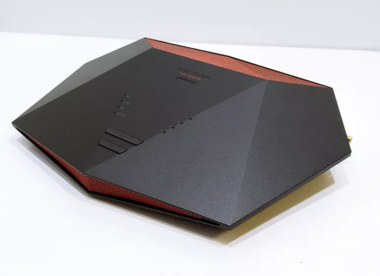 ROUTER NETGEAR XR1000 NIGHTHAWK WIFI 6 GAMING ROUTER