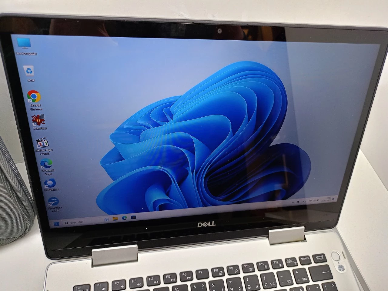 laptop-dell-inspiron-14-5000-2-in-1-seria-procesora-intel-core-i3