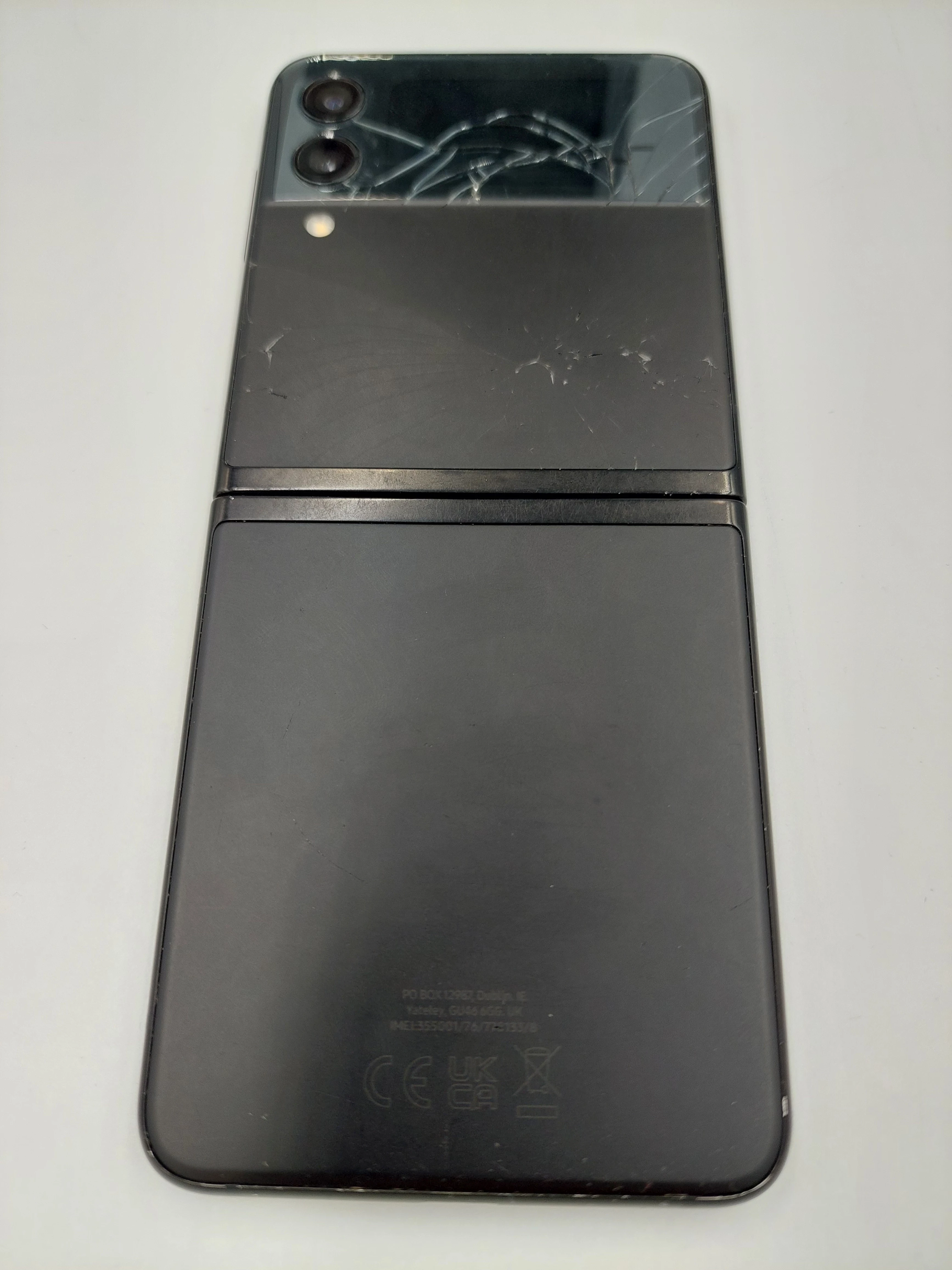 telefon-samsung-galaxy-z-flip3-potluczony-ean-gtin-8806092811010