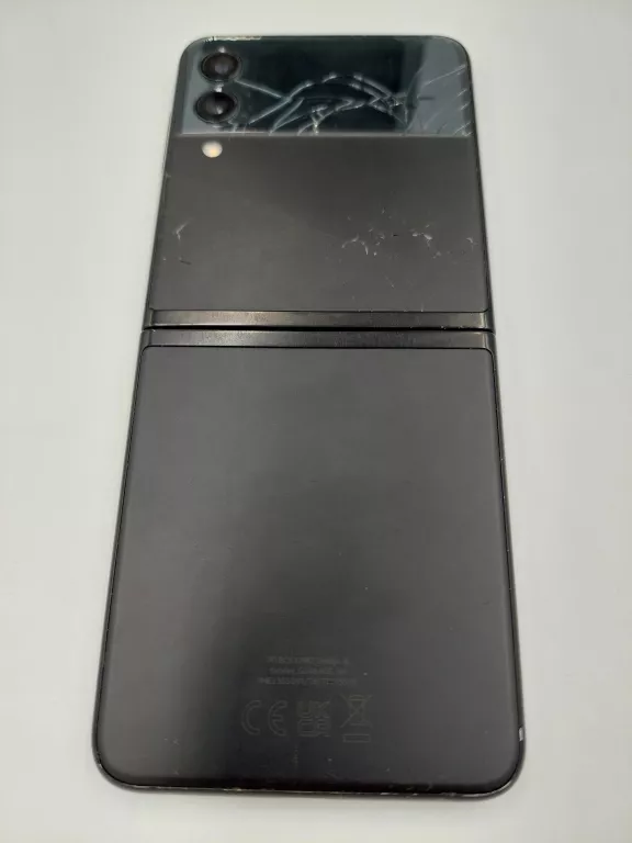 telefon-samsung-galaxy-z-flip3-potluczony-ean-gtin-8806092811010