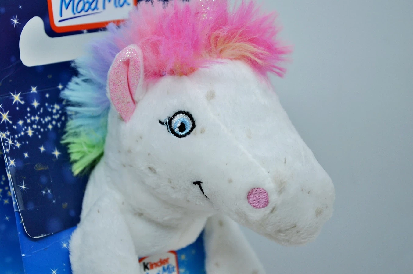 kinder-maxi-mix-zestaw-slodyczy-133g-jednorozec-nazwa-handlowa-kinder-maxi-mix-zestaw-swiateczny-czekoladek-z-zabawka-133-g