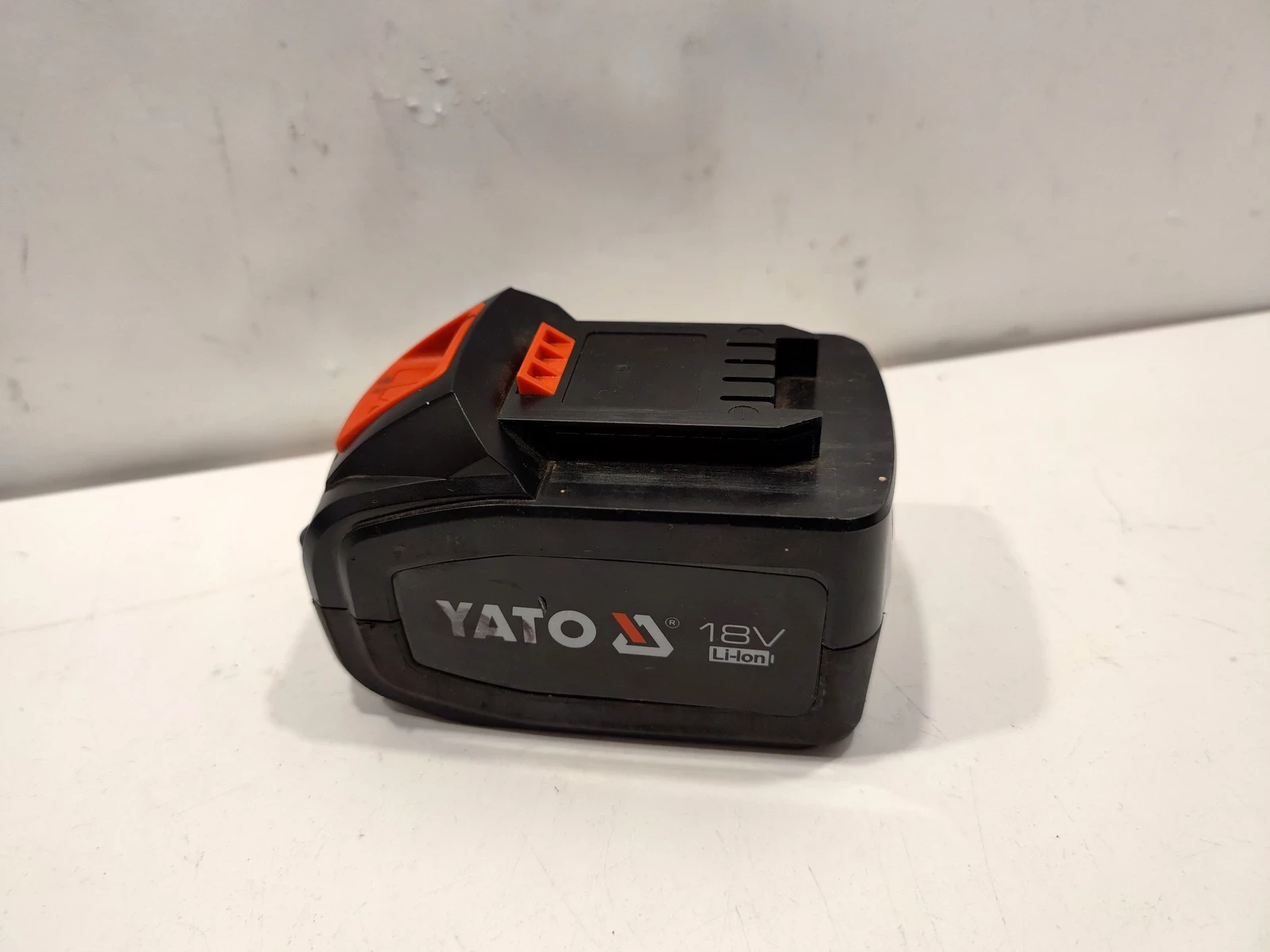 akumulator-yato-60-ah-18v-yt-82845-pojemnosc-akumulatora-6