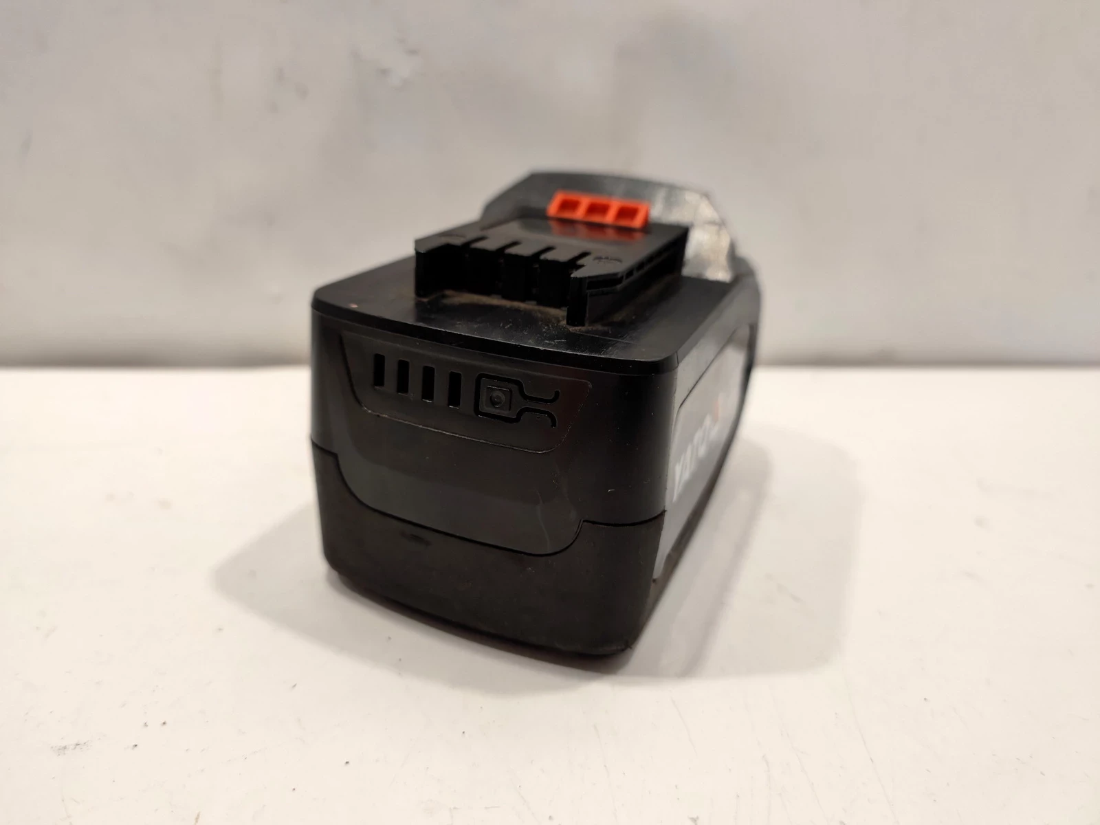 akumulator-yato-60-ah-18v-yt-82845-kod-producenta-yt-82845