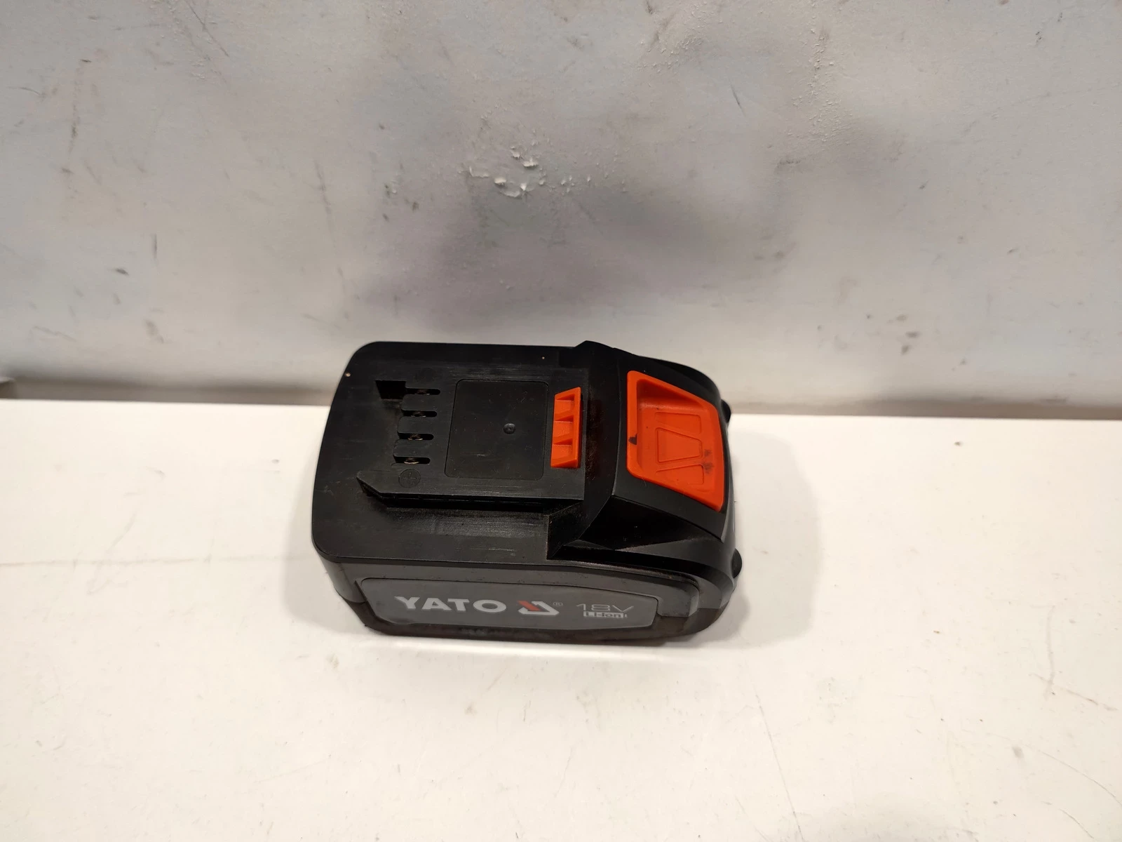 akumulator-yato-60-ah-18v-yt-82845-stan-uzywany