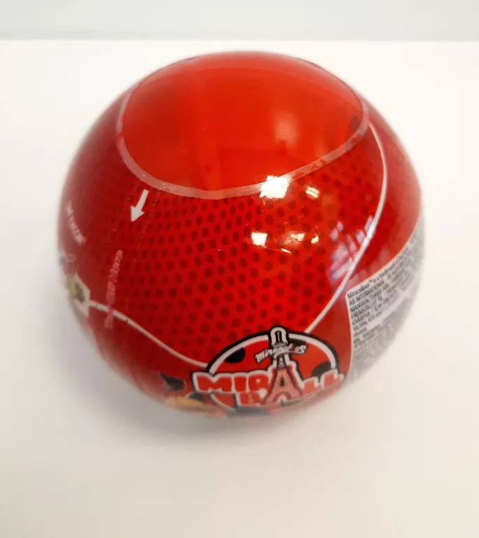 miraculous-biedronka-kula-niespodzianka-4w1-nazwa-miracoulus-biedronka-i-czarny-kot-kula-niespodzianka-4w1