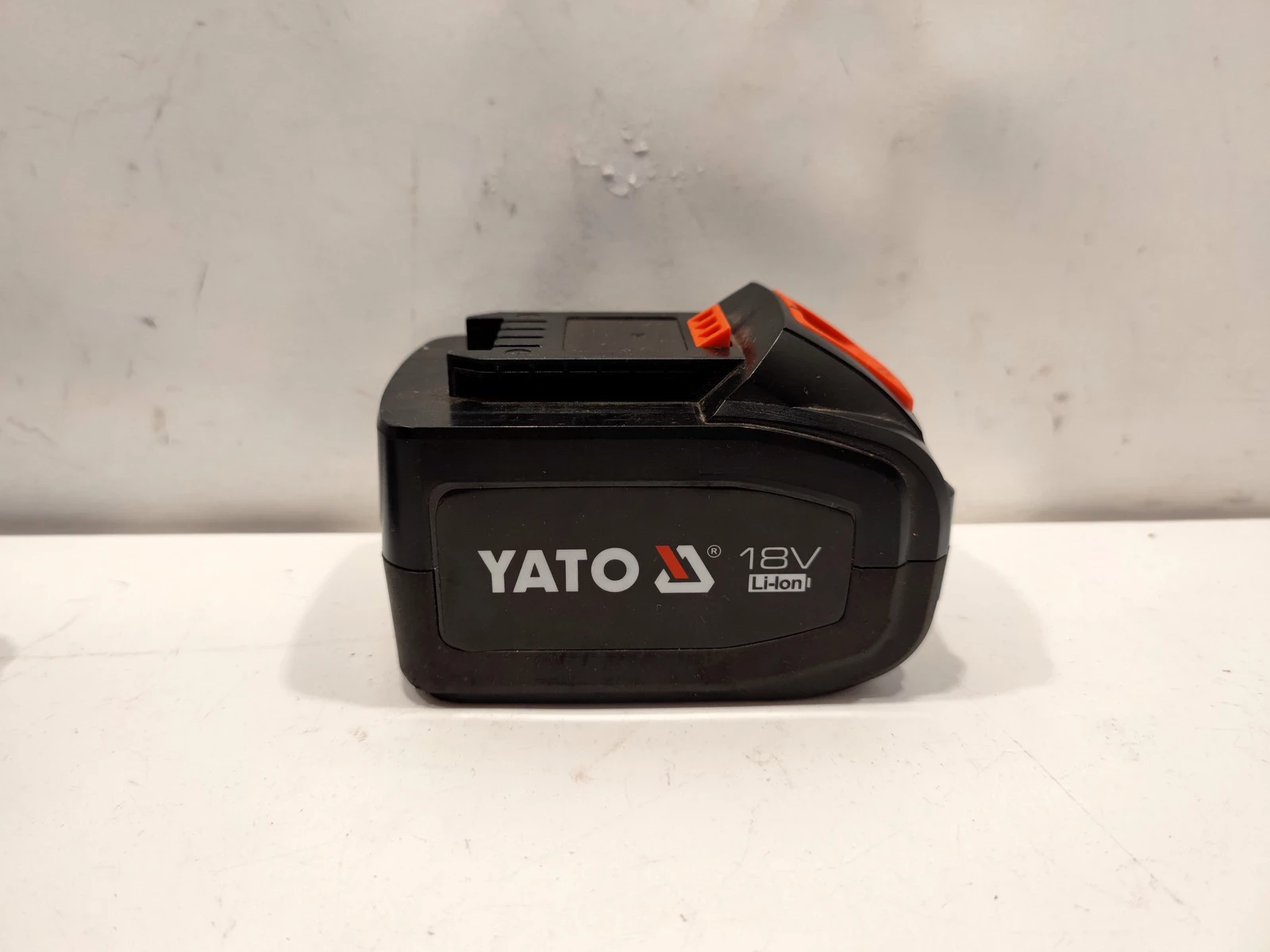 akumulator-yato-60-ah-18v-yt-82845-obroncow-pokoju-3-gubin