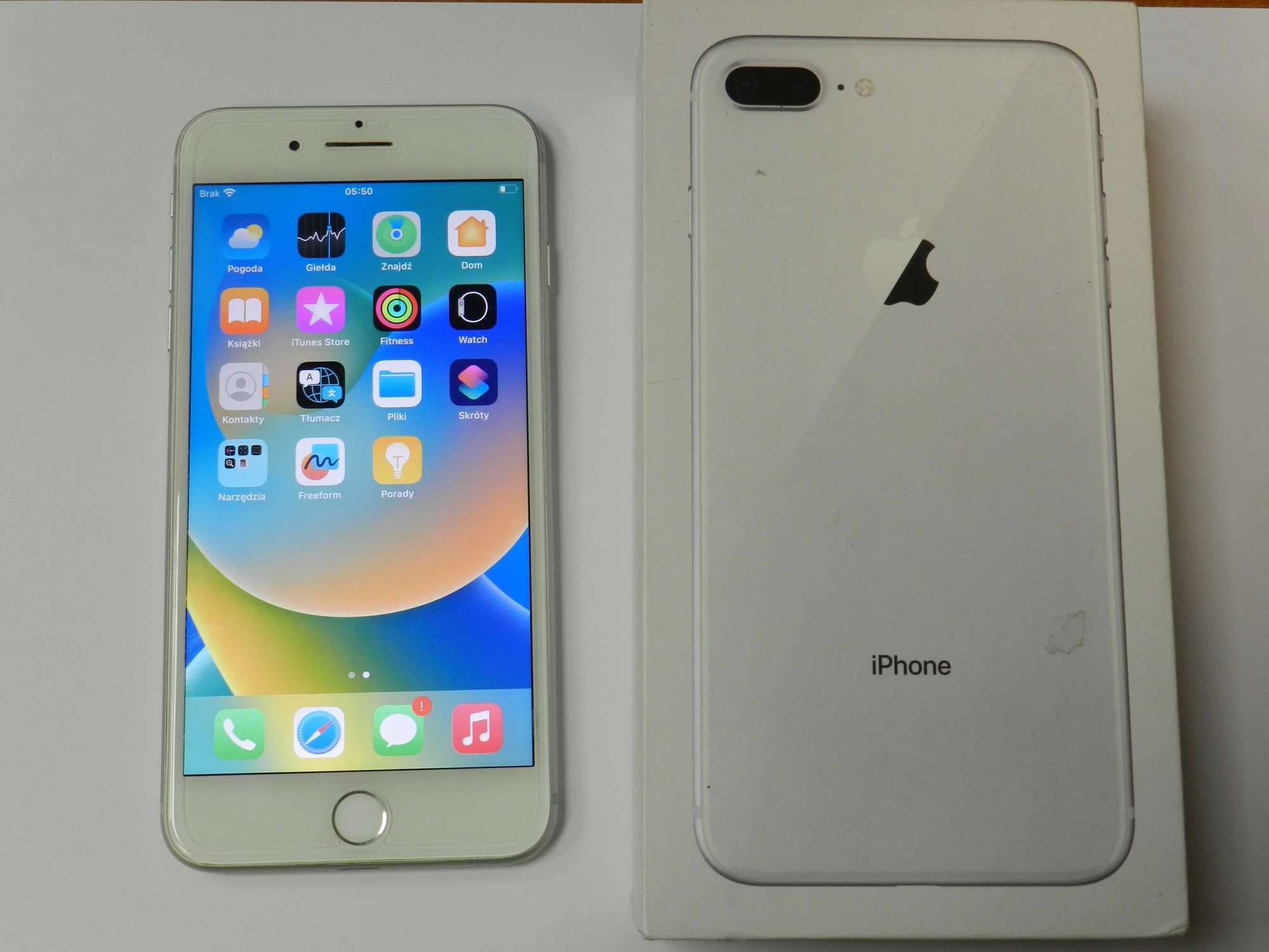 telefon-iphone-8-plus-256-gb-opis-ean-gtin-190198455567