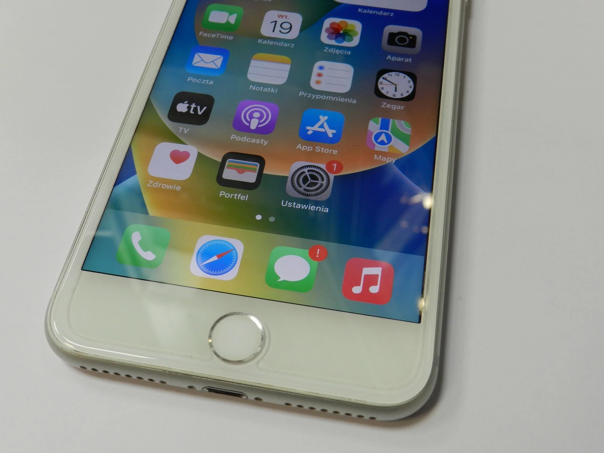 telefon-iphone-8-plus-256-gb-opis-typ-smartfon