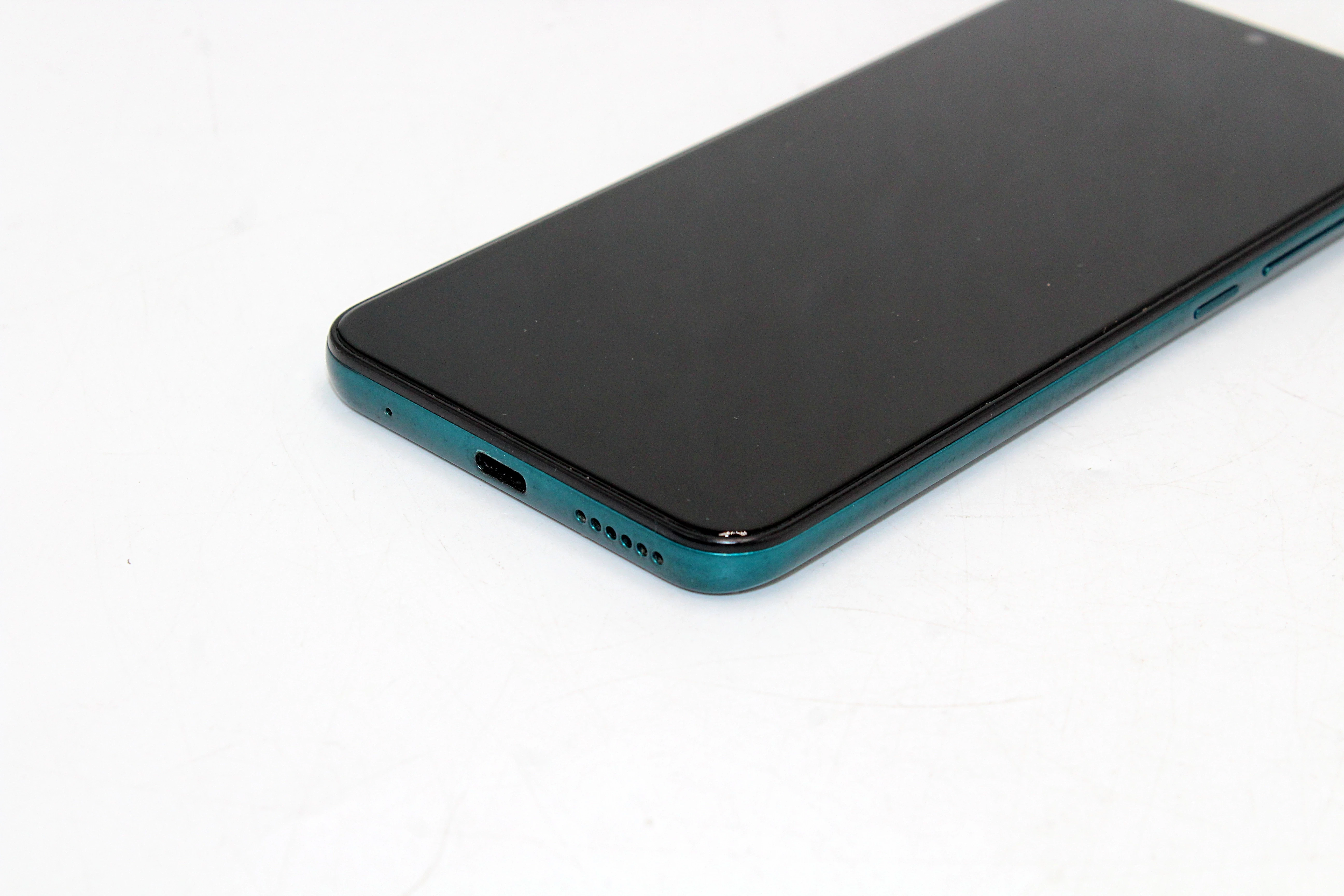 telefon-motorola-moto-g9-play-xt2083-3-forest-green-464gb-pamiec-ram-4-gb