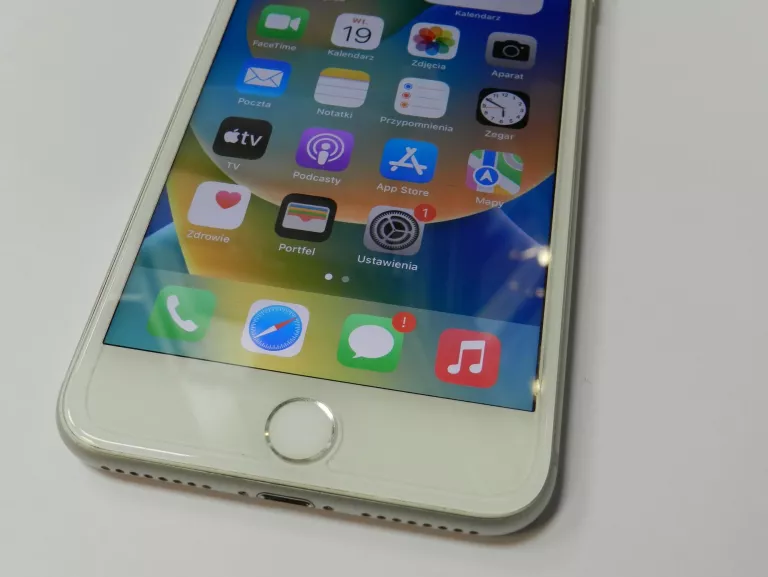 telefon-iphone-8-plus-256-gb-opis-typ-smartfon