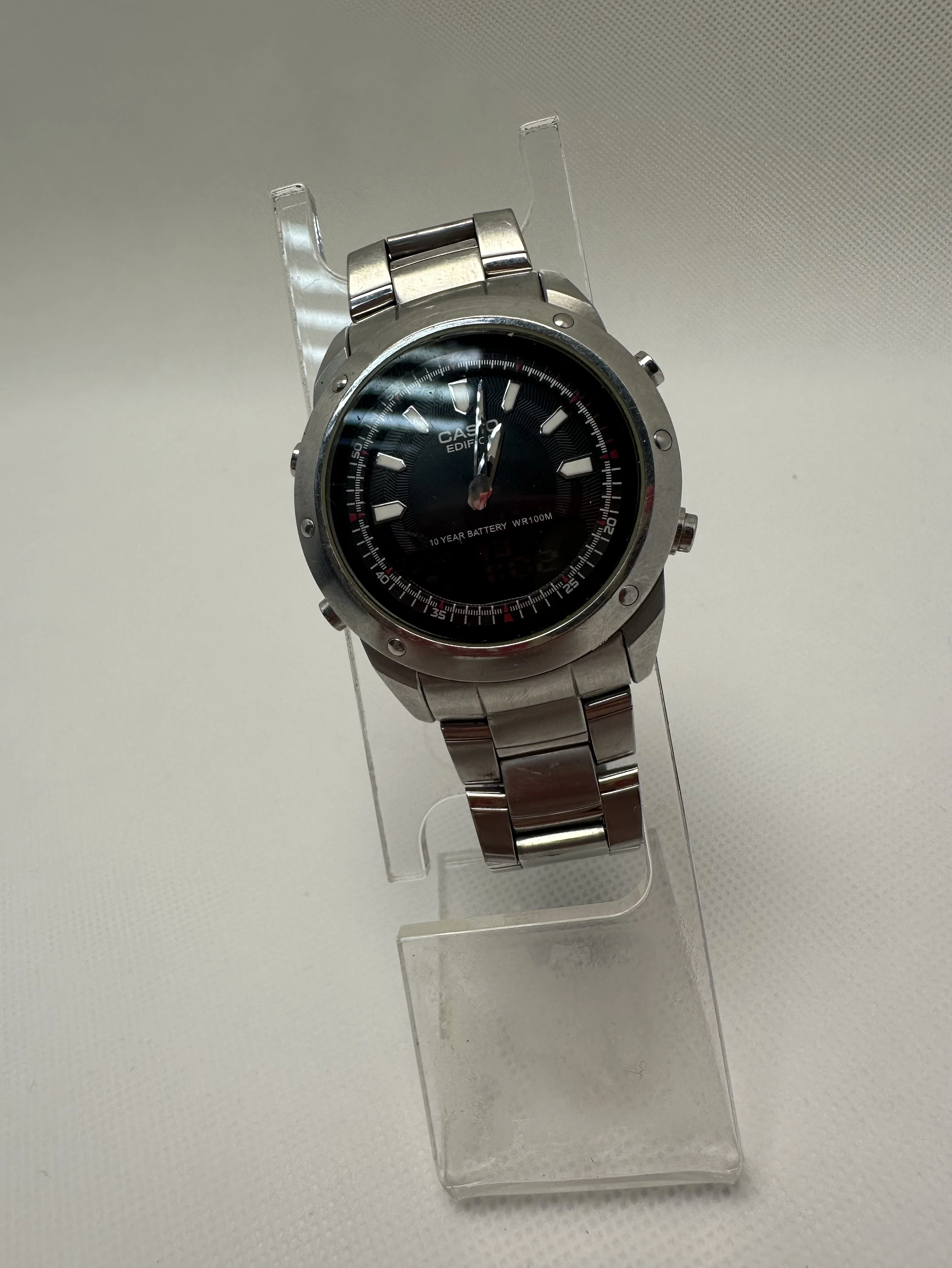 zegarek-meski-casio-efa-118-ksztalt-koperty-okragla