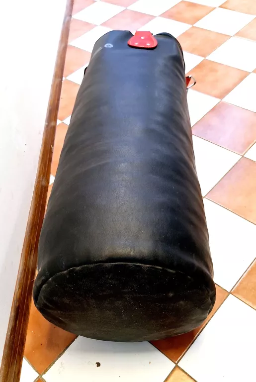 WOREK TRENINGOWY 80CM Z RĘKAWICAMI BOKSERSKIMI
