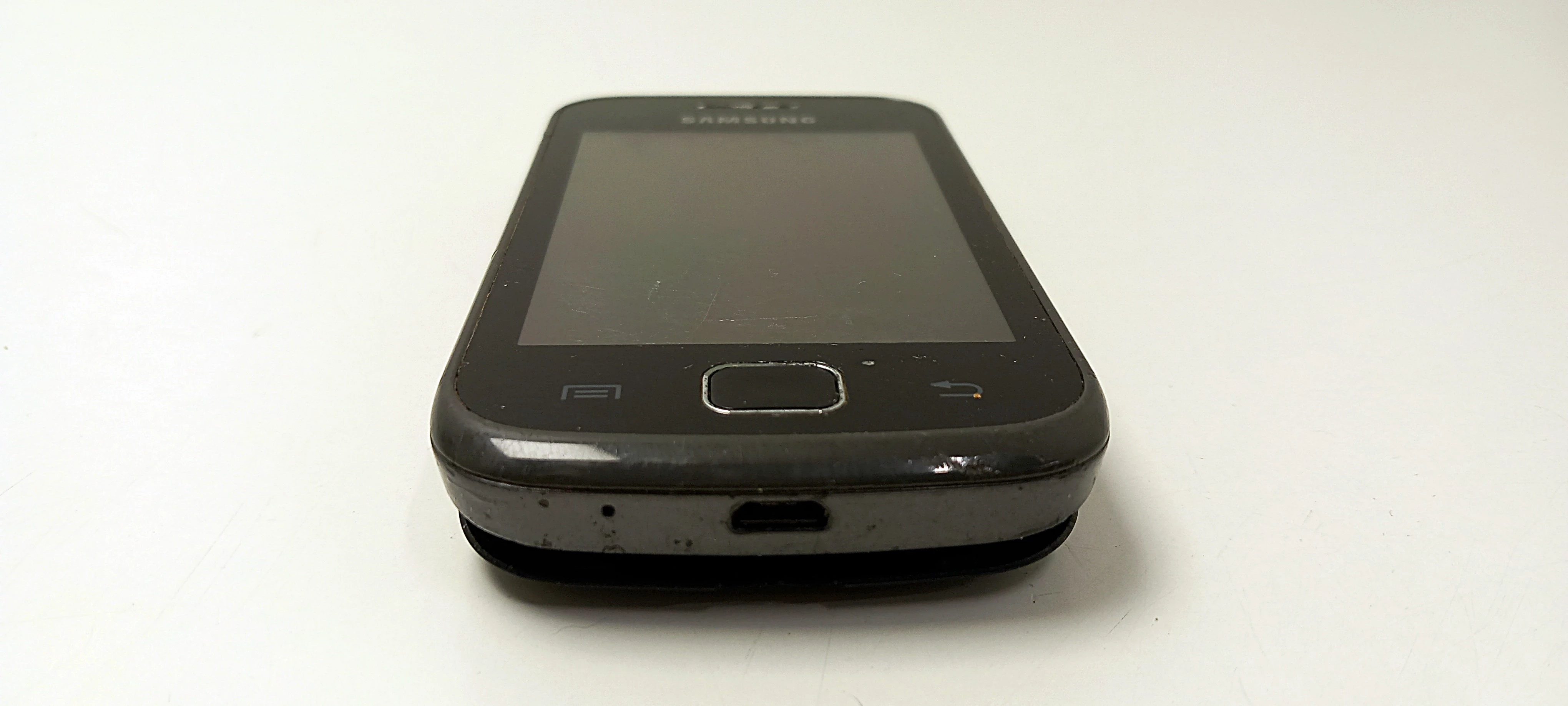 telefon-samsung-gio-gt-s5660-typ-smartfon