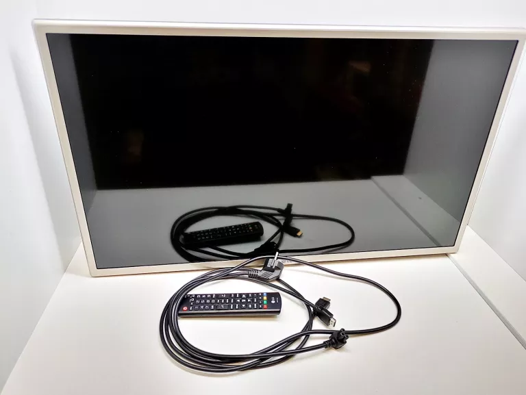 TELEWIZOR LG 32 CALE 32LF5610 +PILOT