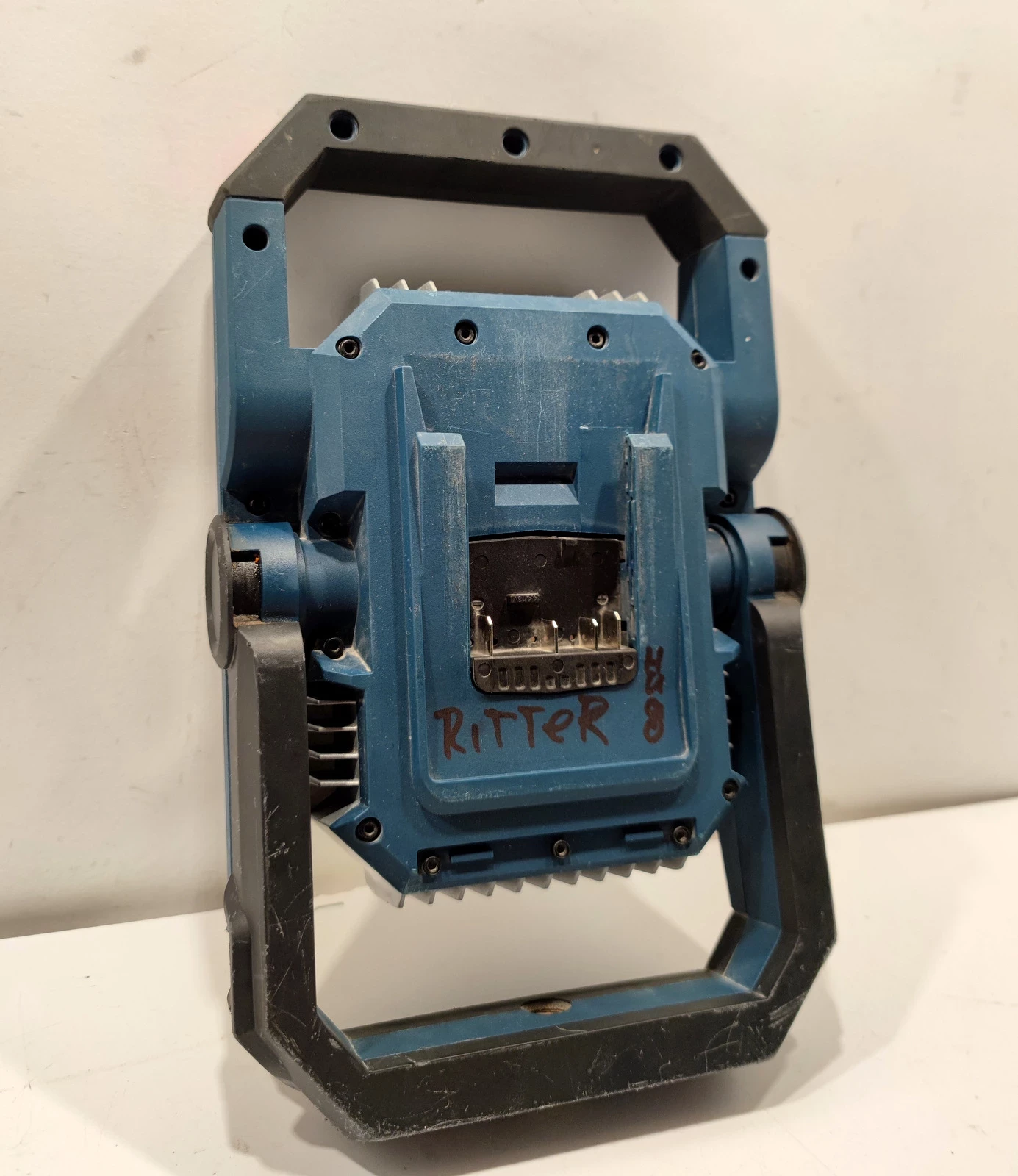 akumulatorowa-lampa-halogen-bosch-gli-18v-1900-ean-gtin-3165140645416