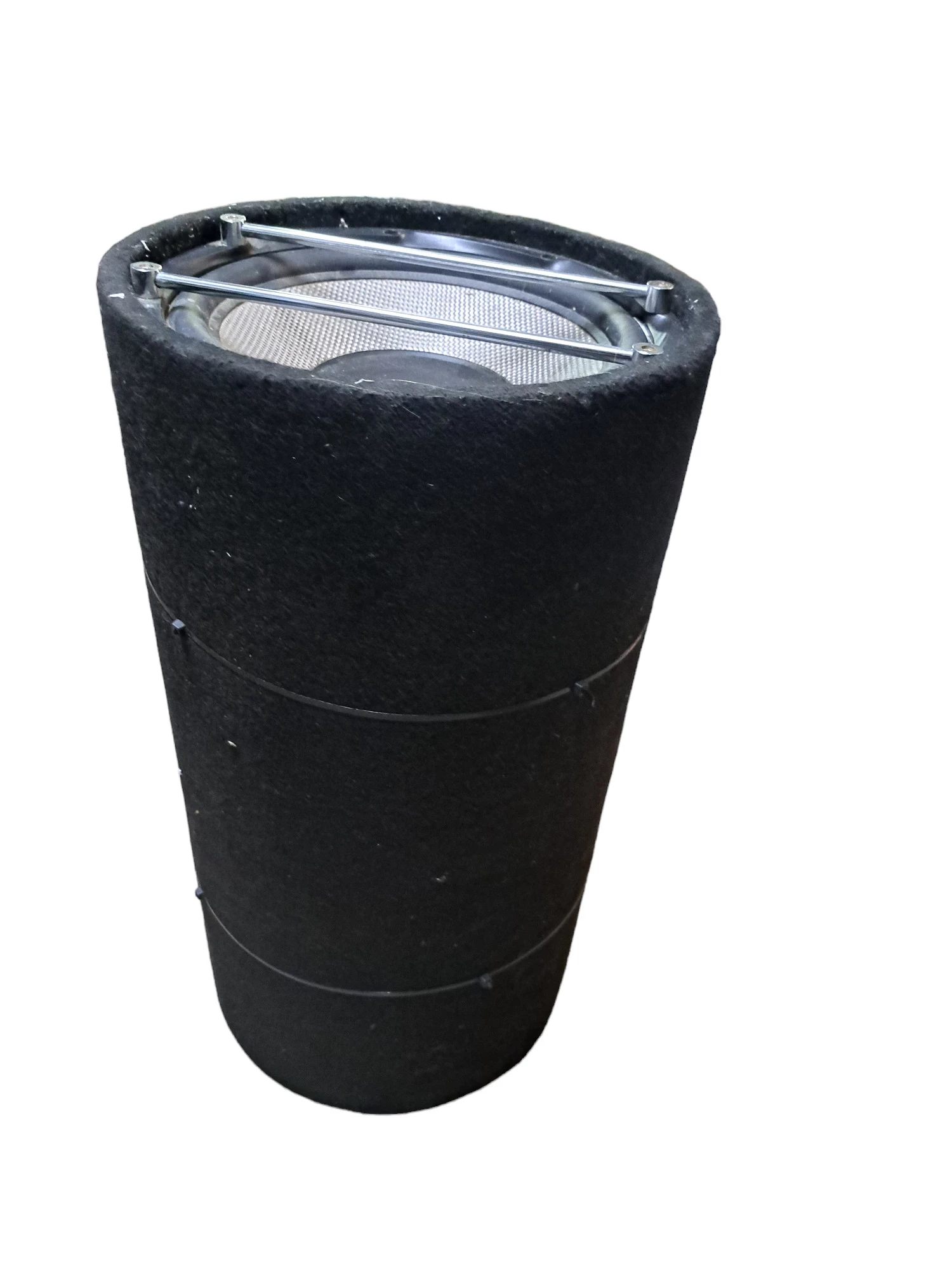 tuba-subwoofer-magnat-300w-model-streetracer