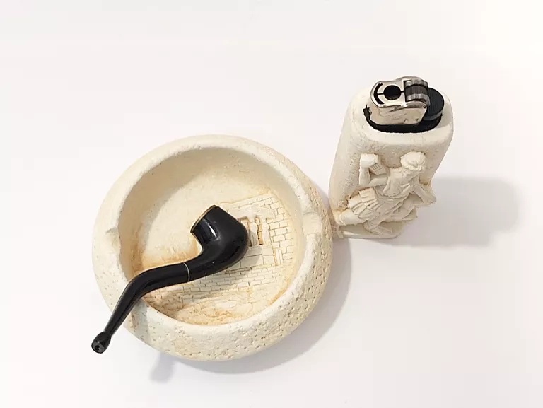 zestaw-dla-palacza-popielniczka-podstawka-uszkodzony-stan-uzywany