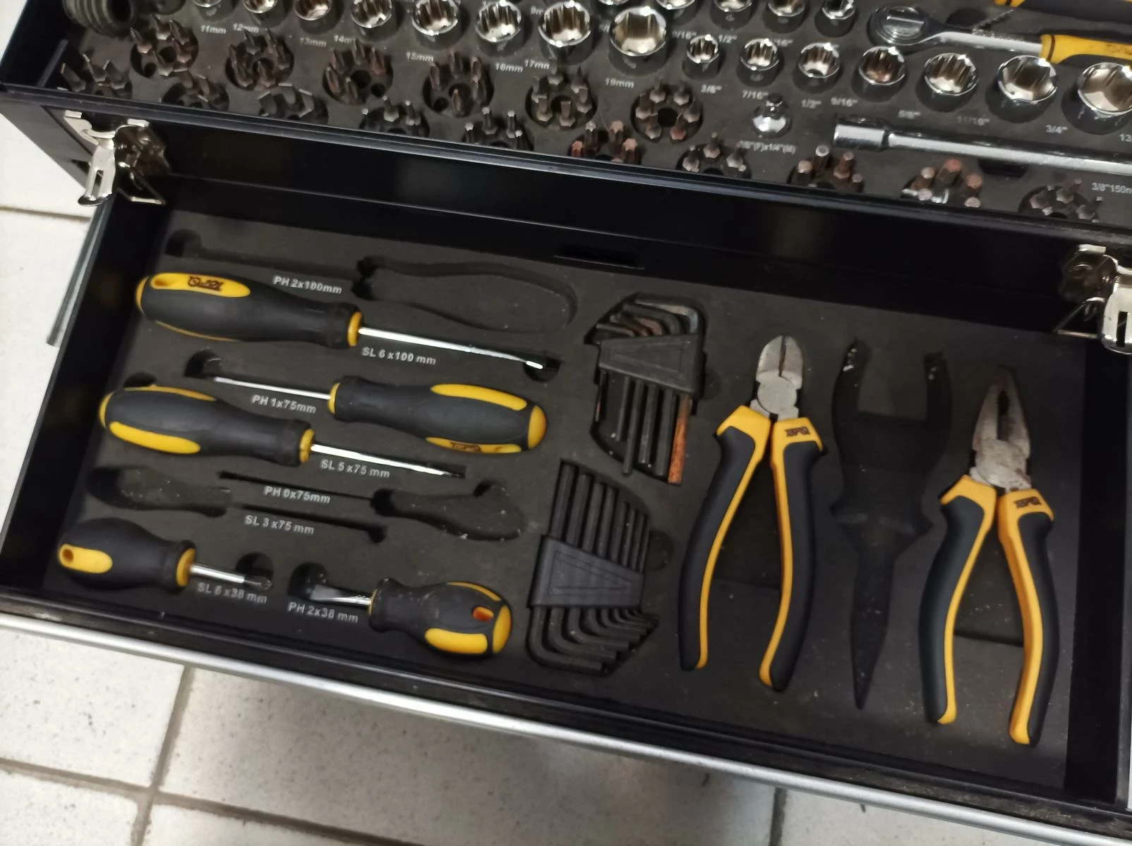 walizka-narzedziowa-klucze-nasaodowe-plaskie-calowe-kod-producenta-1234