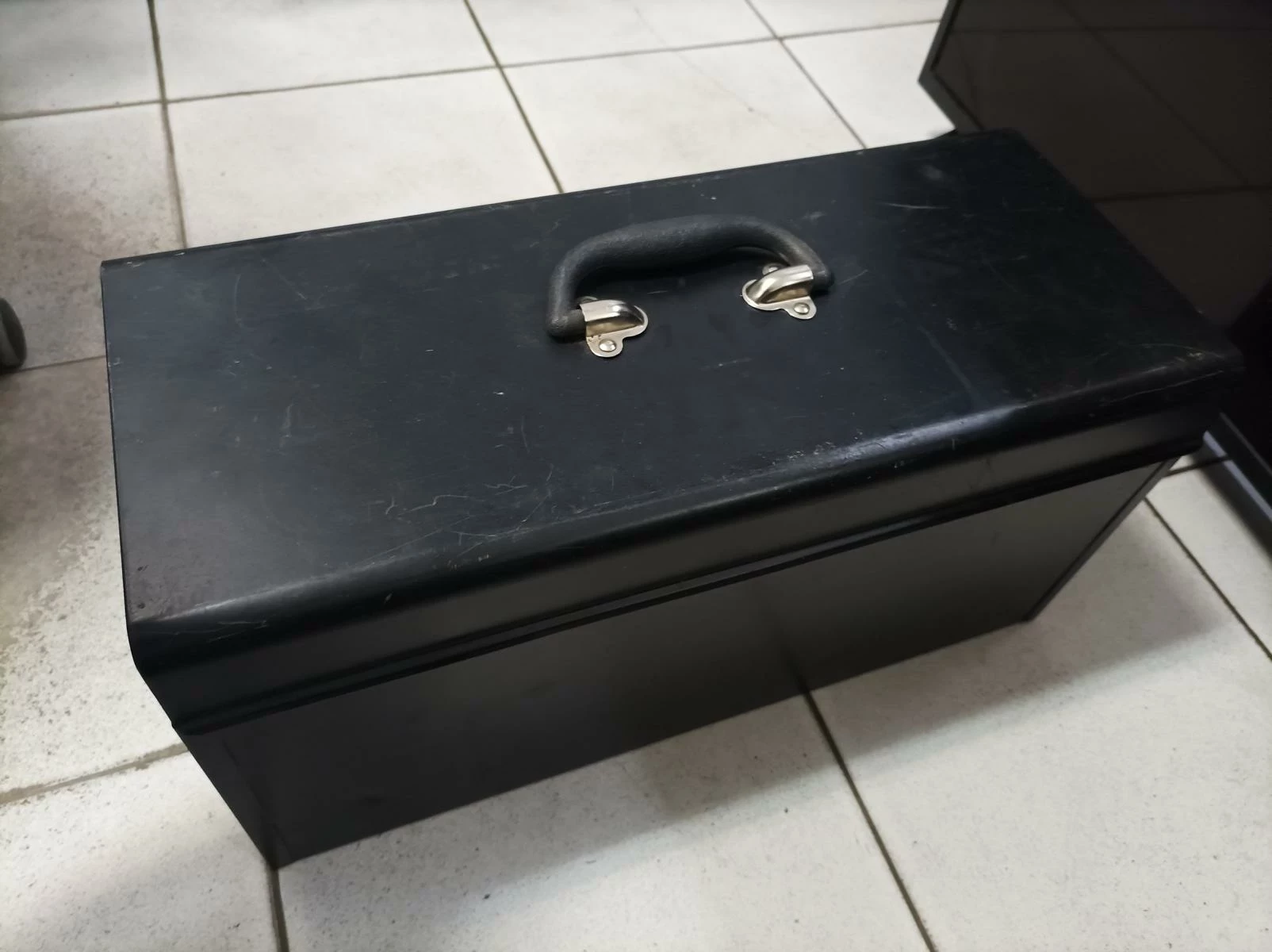 walizka-narzedziowa-klucze-nasaodowe-plaskie-calowe-stan-uzywany